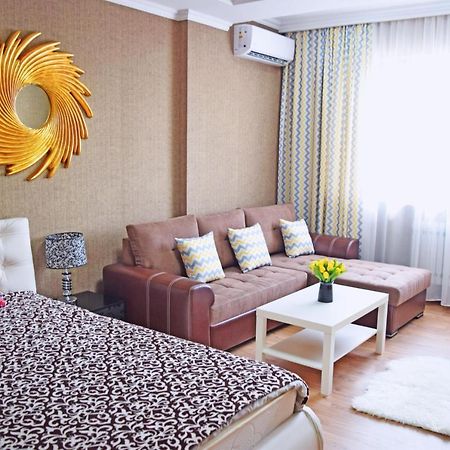 Bishkek Sunny Apartment In The Center Exterior foto